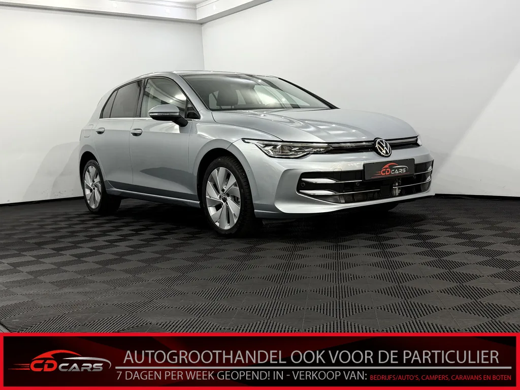 Volkswagen Golf (2025) — foto 1