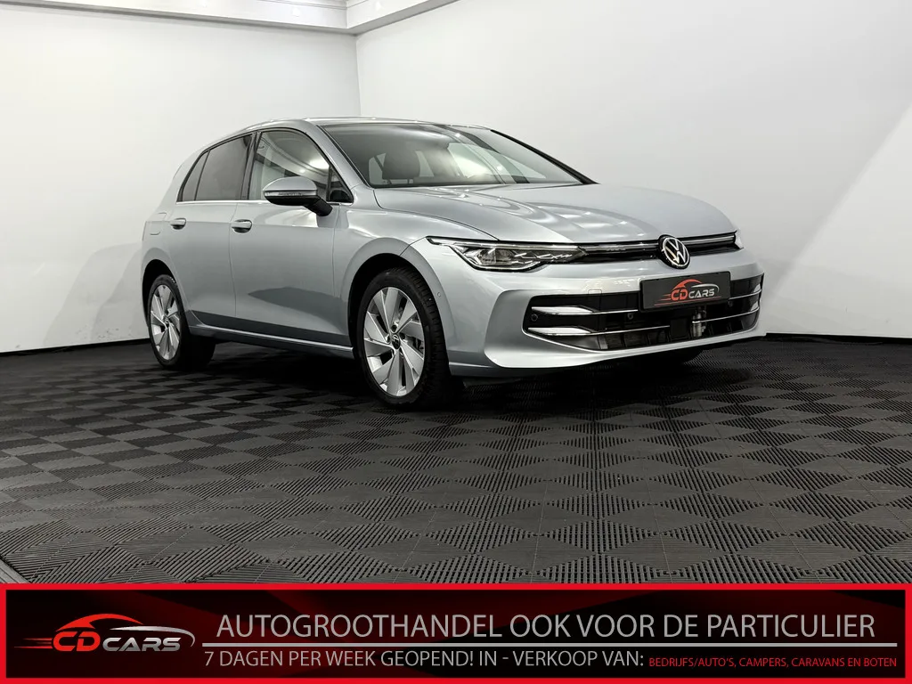 Volkswagen Golf (2025) — foto 1