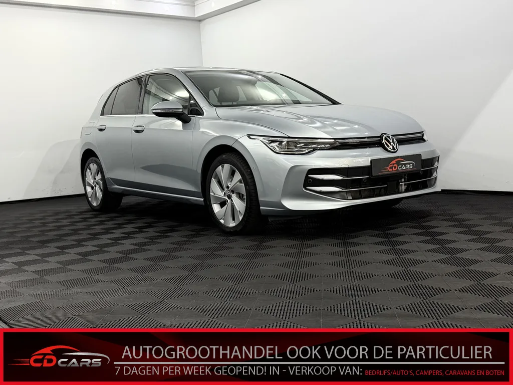 Volkswagen Golf (2025) — foto 1