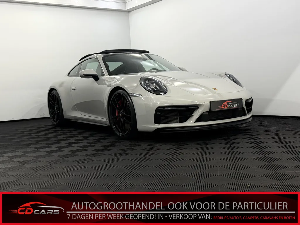 Porsche 911 (2022) — foto 1