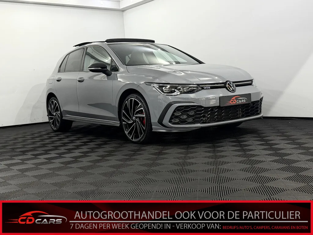 Volkswagen Golf (2022) — foto 1