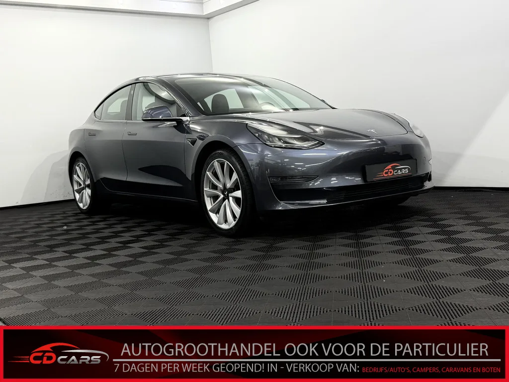 Tesla Model 3 (2021) — foto 1