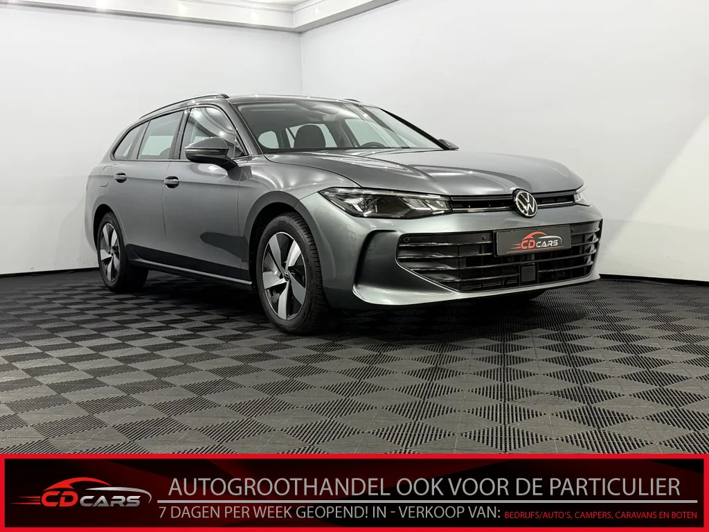 Volkswagen Passat (2025) — foto 1