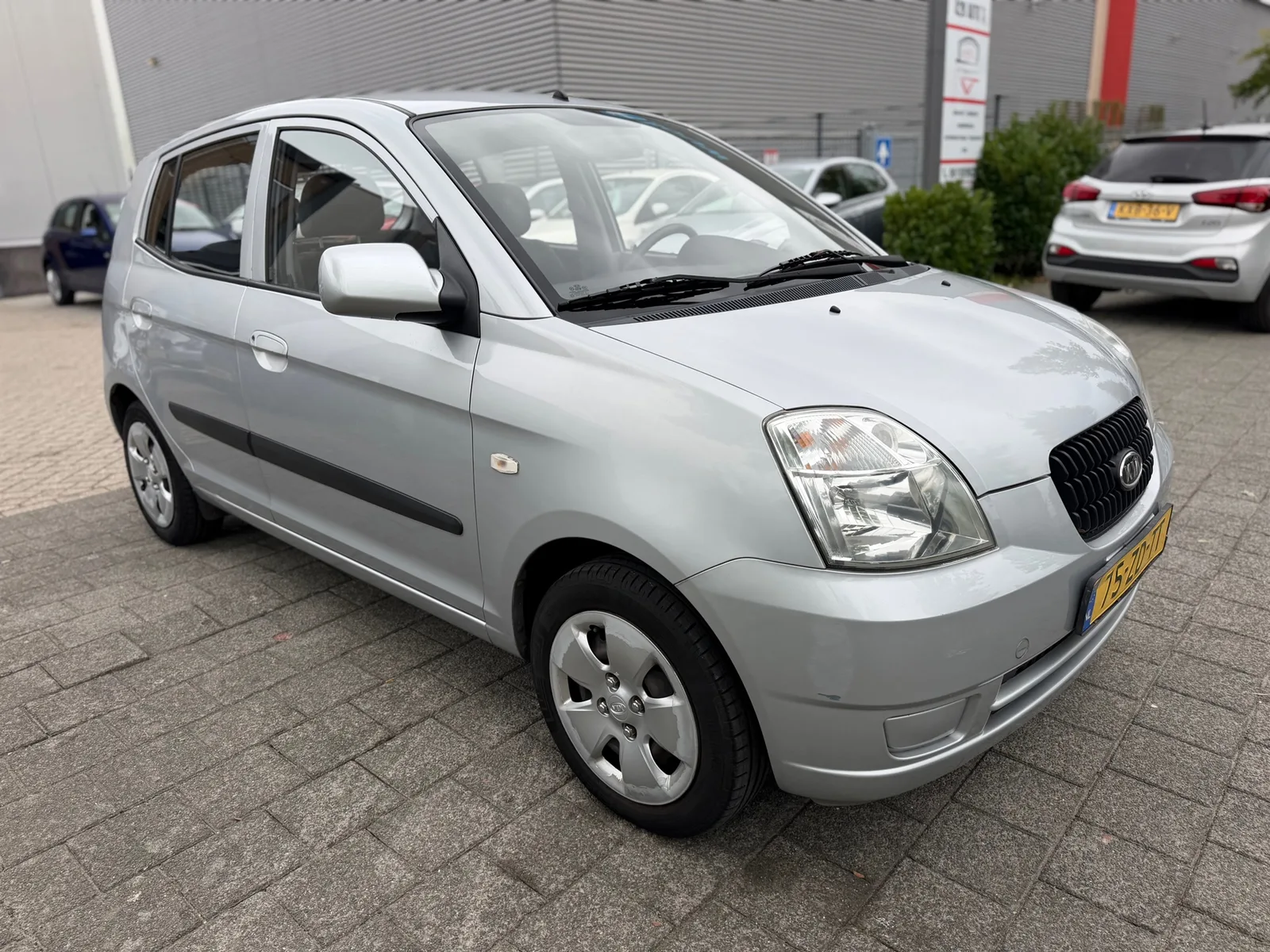 Kia Picanto (2008) — foto 1
