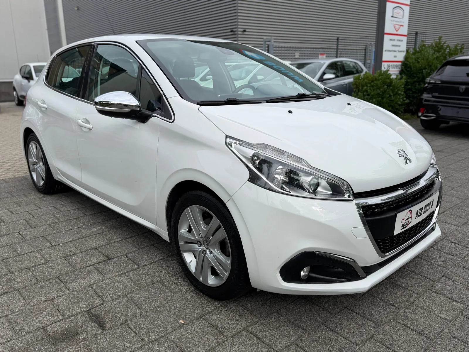 Peugeot 208 (2018) — foto 1