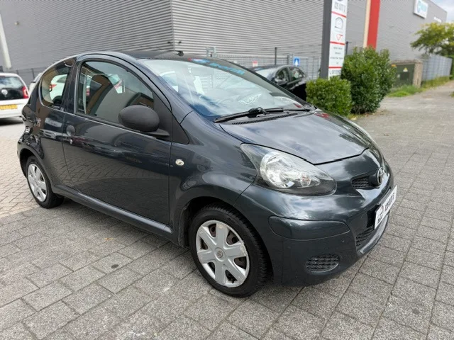 Toyota Aygo (2009) — foto 1