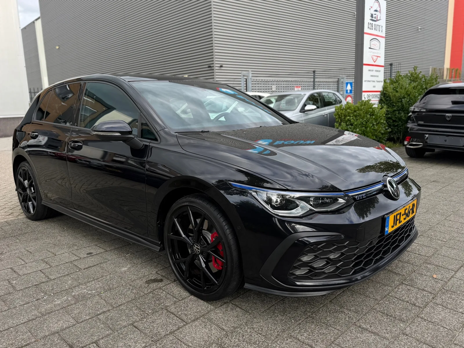 Volkswagen Golf (2021) — foto 1