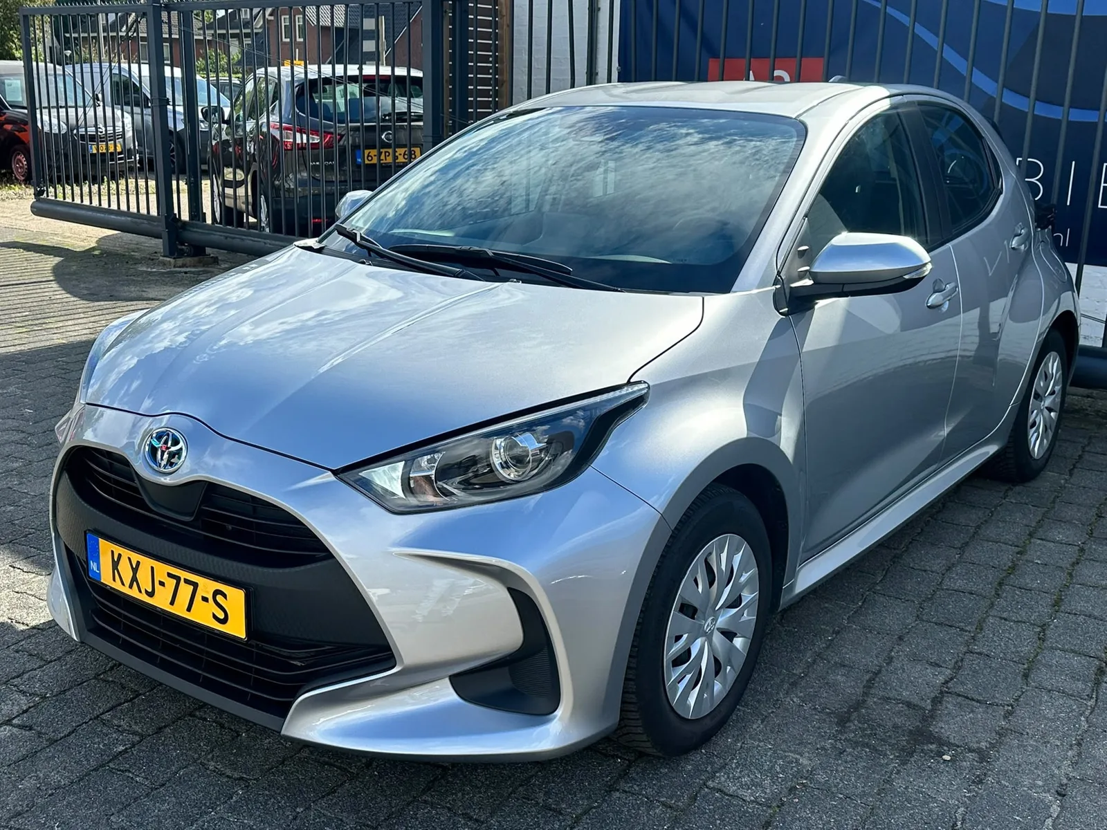 Toyota Yaris (2025) — foto 1
