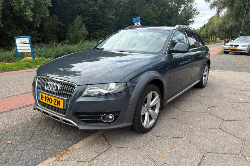 Audi A4 Allroad (2010)