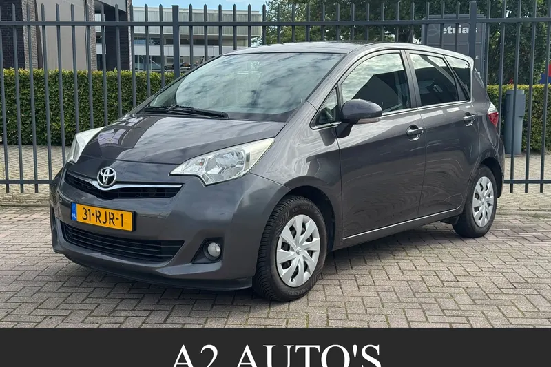 Toyota Verso (2011)