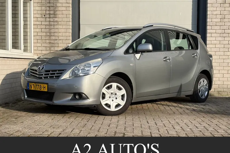 Toyota Verso (2011)