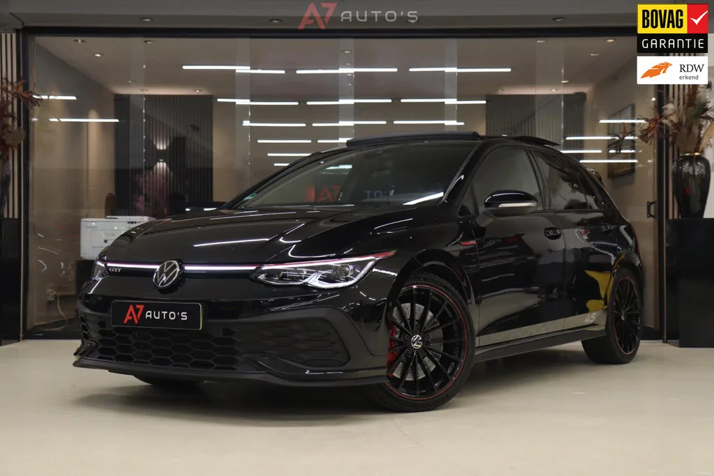 Volkswagen Golf (2022) — foto 1