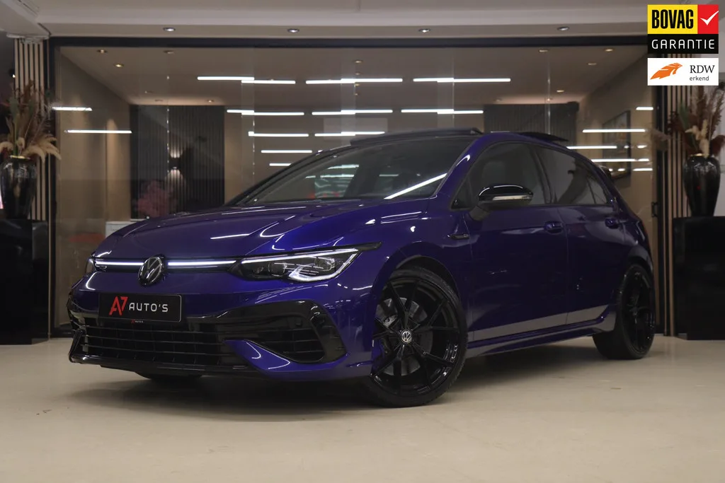Volkswagen Golf (2023) — foto 1