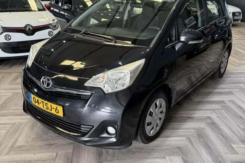 Toyota Verso S (2012)