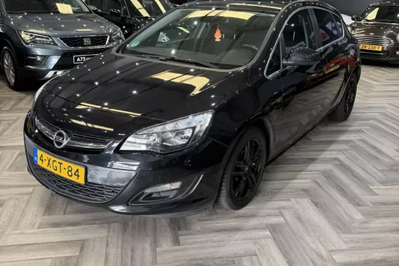 Opel Astra (2014)