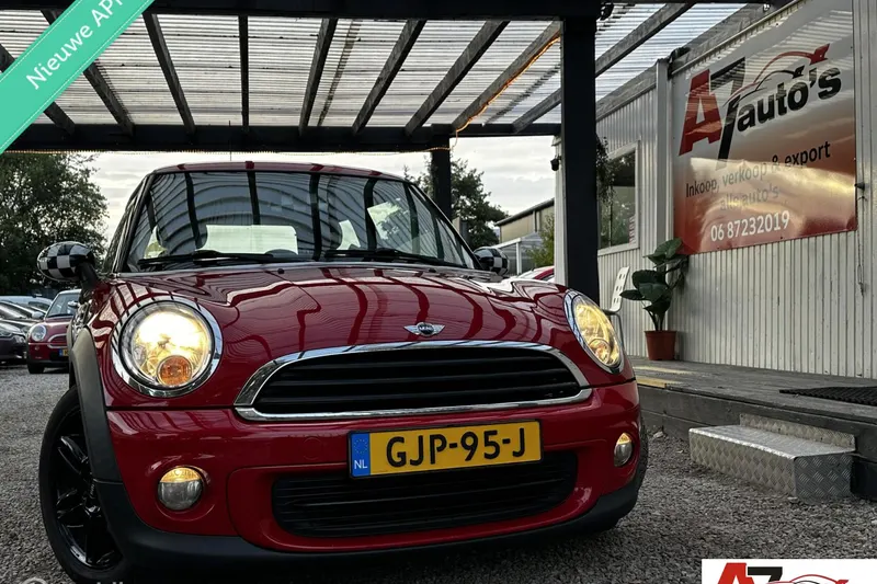 MINI One (2012)
