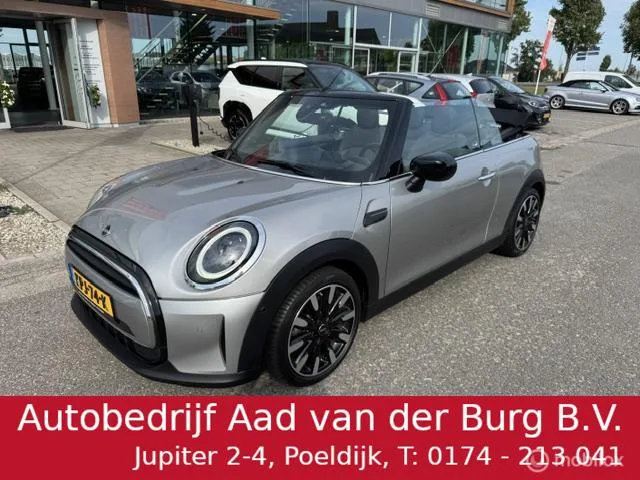 MINI Cabrio (2023) — foto 1