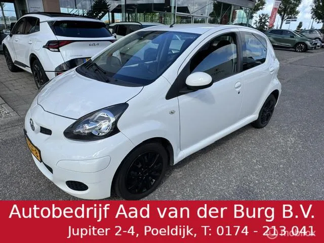 Toyota Aygo (2011) — foto 1