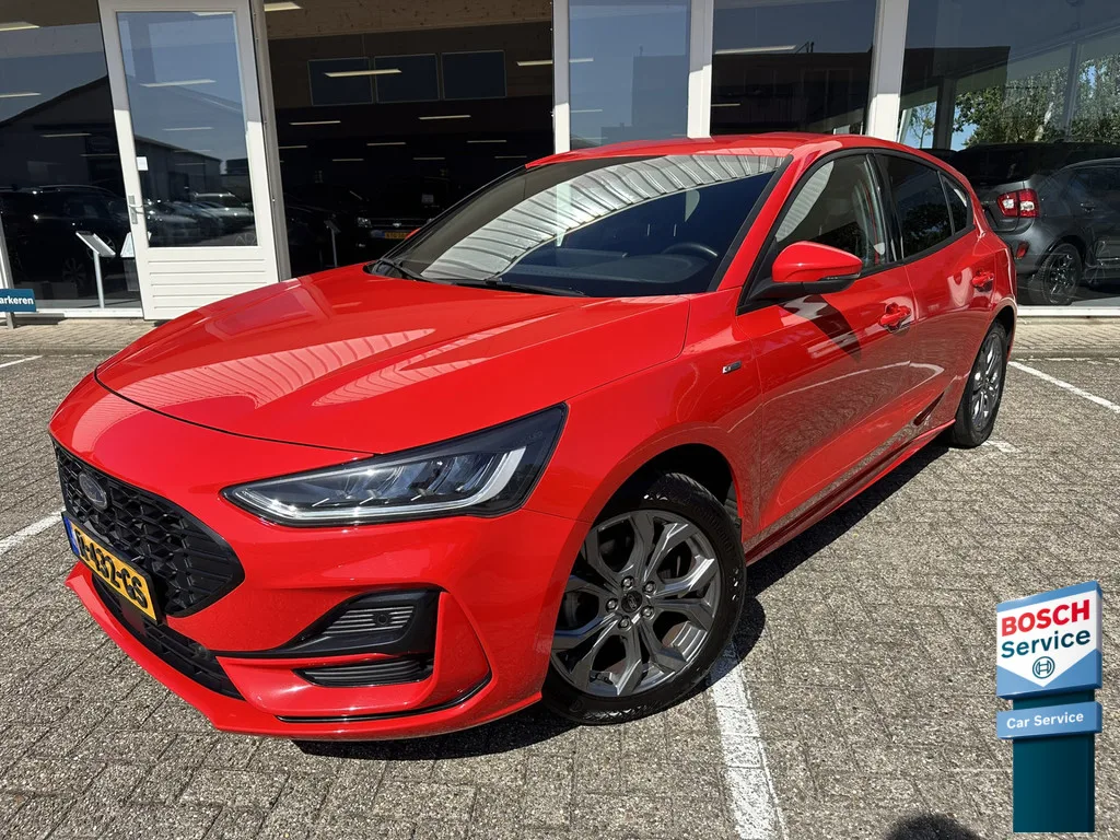 Ford Focus (2022) — foto 1