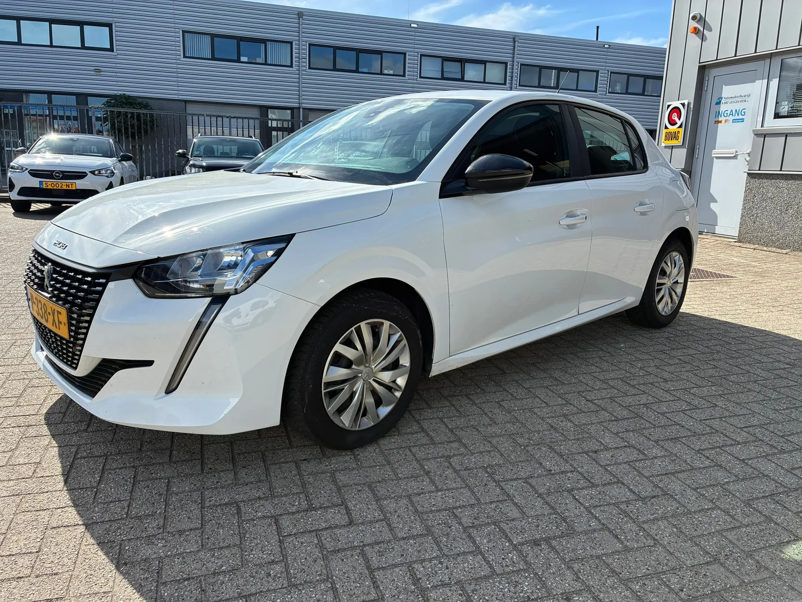 Peugeot 208 (2022) — foto 1
