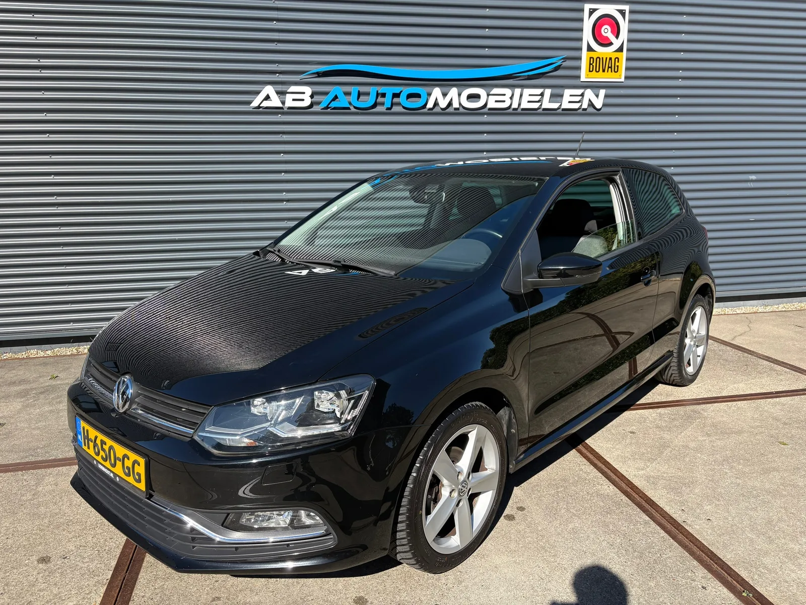 Volkswagen Polo (2015) — foto 1
