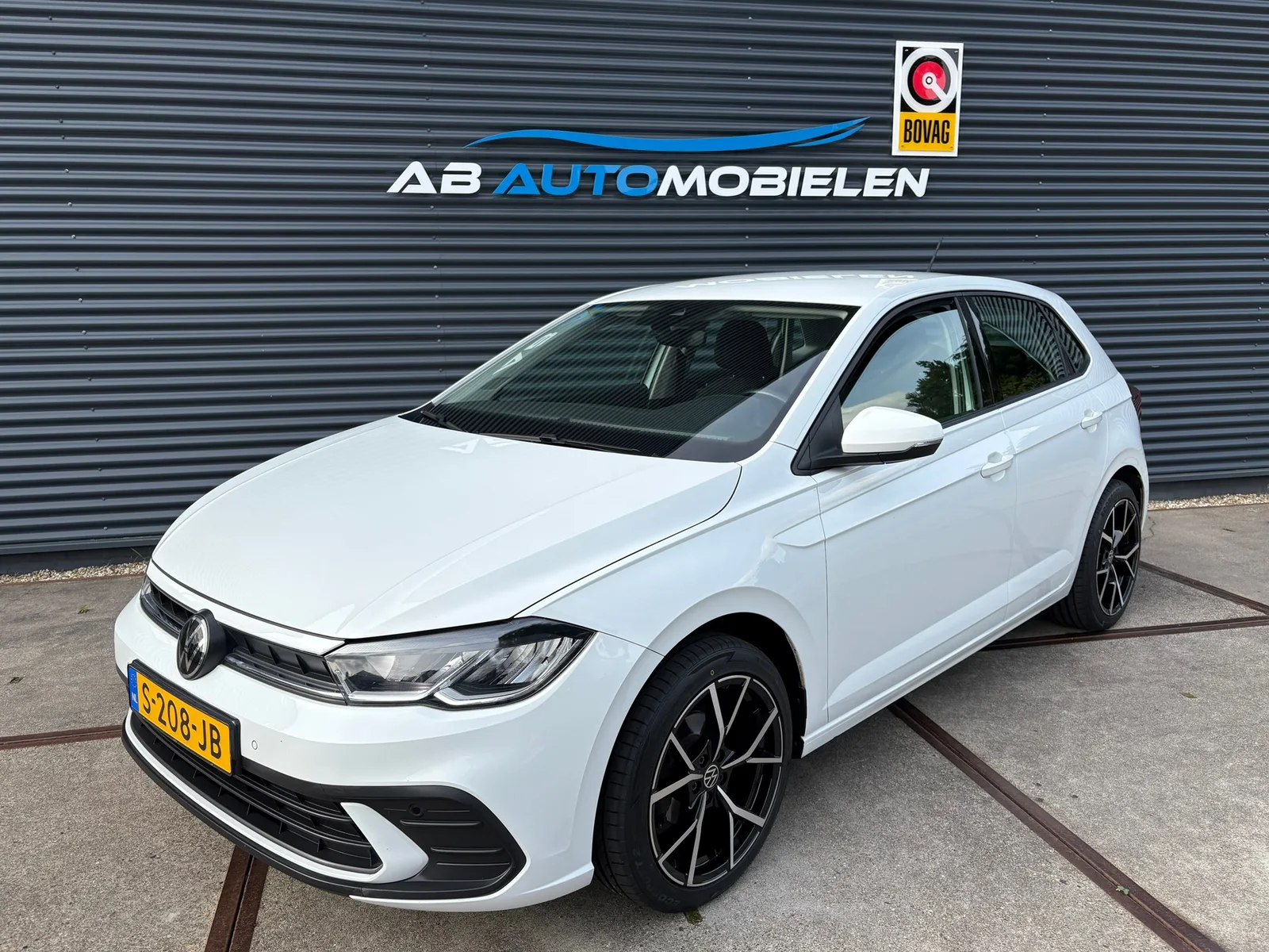 Volkswagen Polo (2023) — foto 1