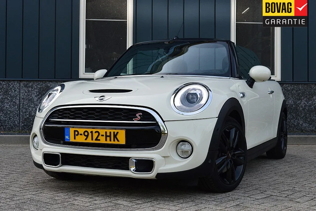 MINI Cabrio (2018) — foto 1