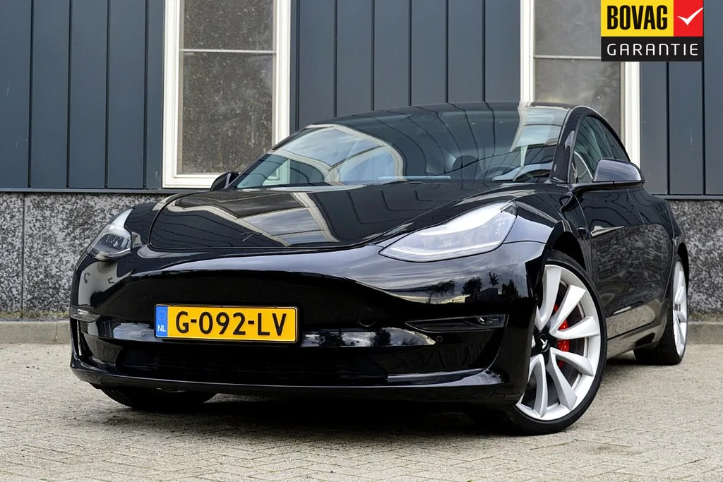Tesla Model 3 (2019) — foto 1