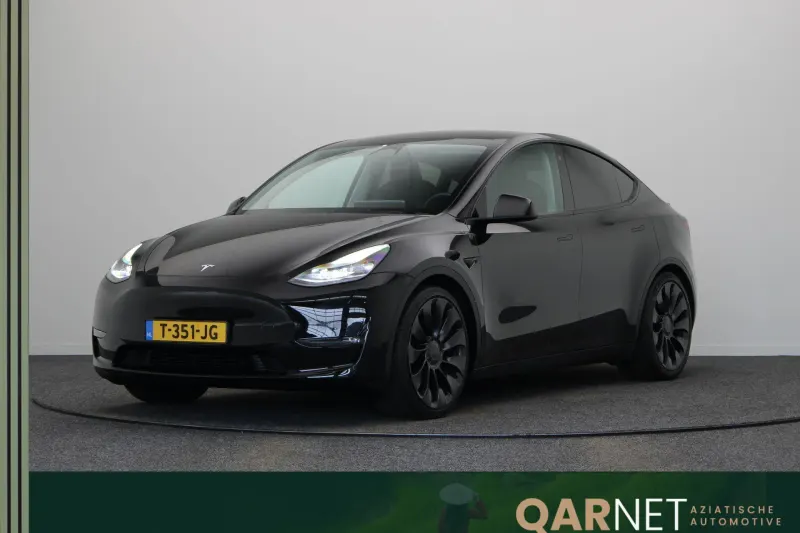 Tesla Model Y (2023)