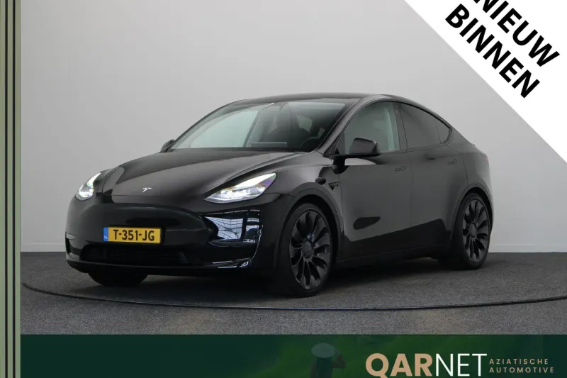 Tesla Model Y (2023)