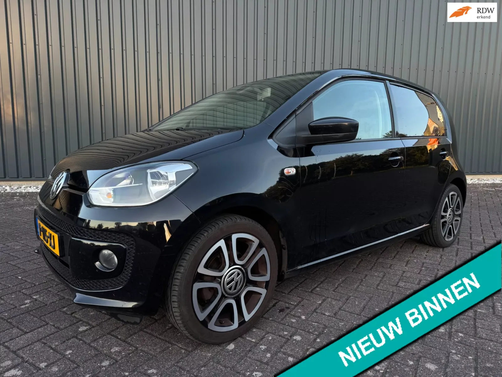 Volkswagen Up! (2014) — foto 1
