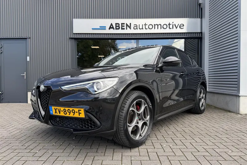 Alfa Romeo Stelvio (2017)