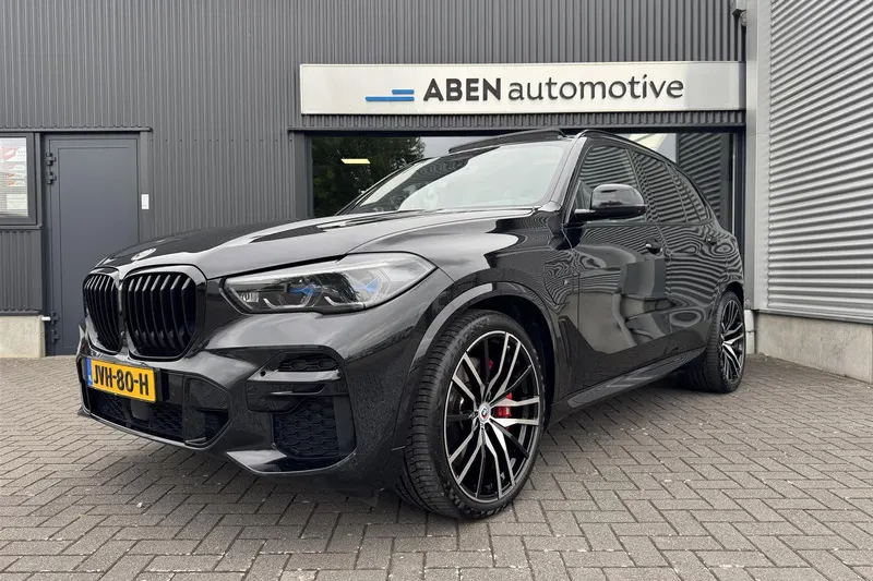BMW X5 (2023)