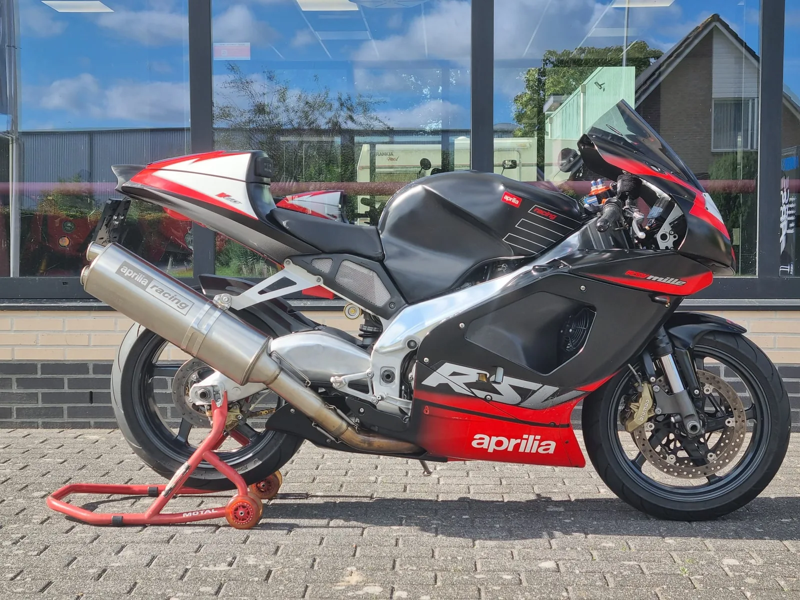 Aprilia RSV Mille 1000 (2001) — foto 1