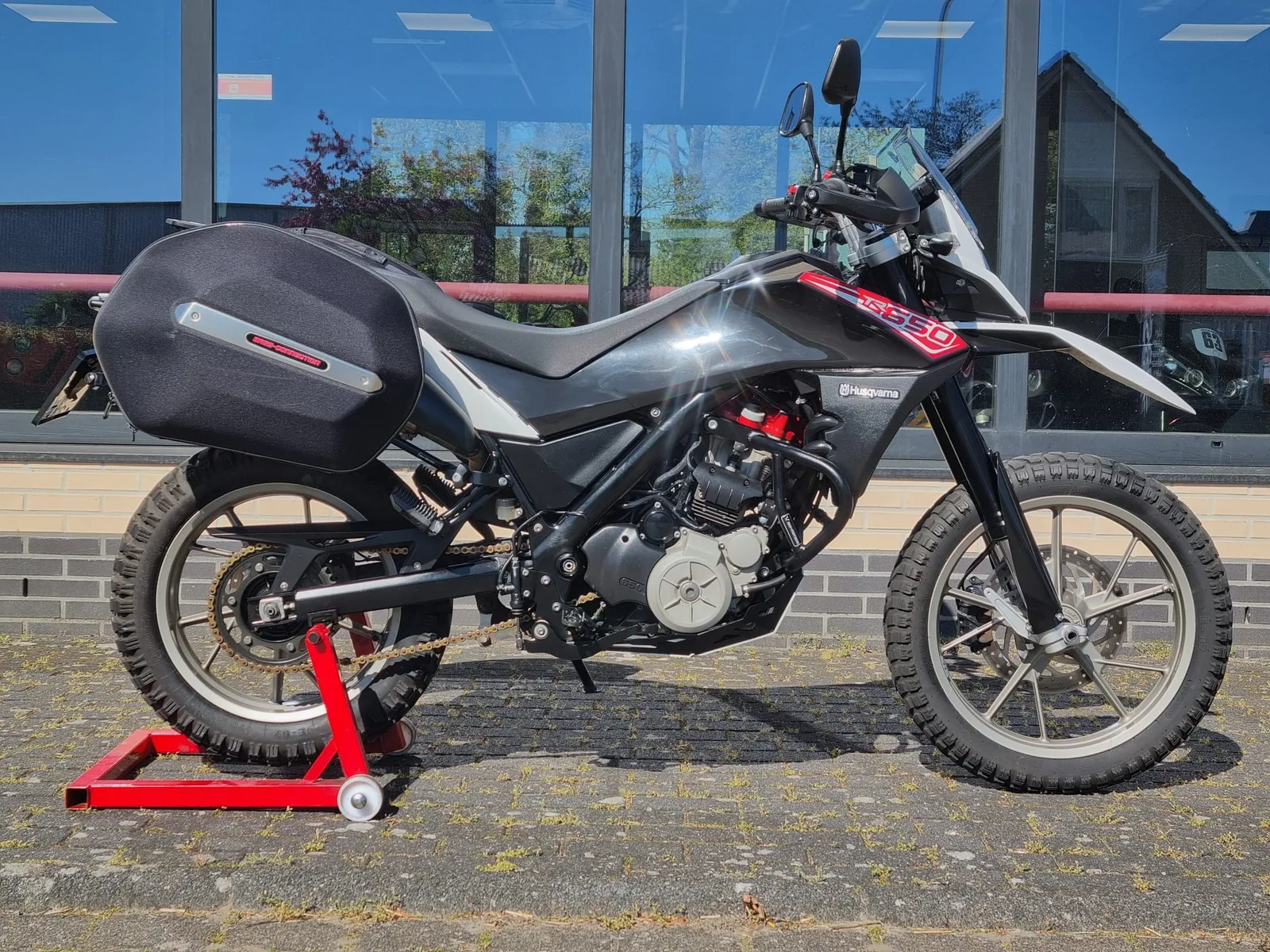 Husqvarna TR 650 Strada (2014) — foto 1