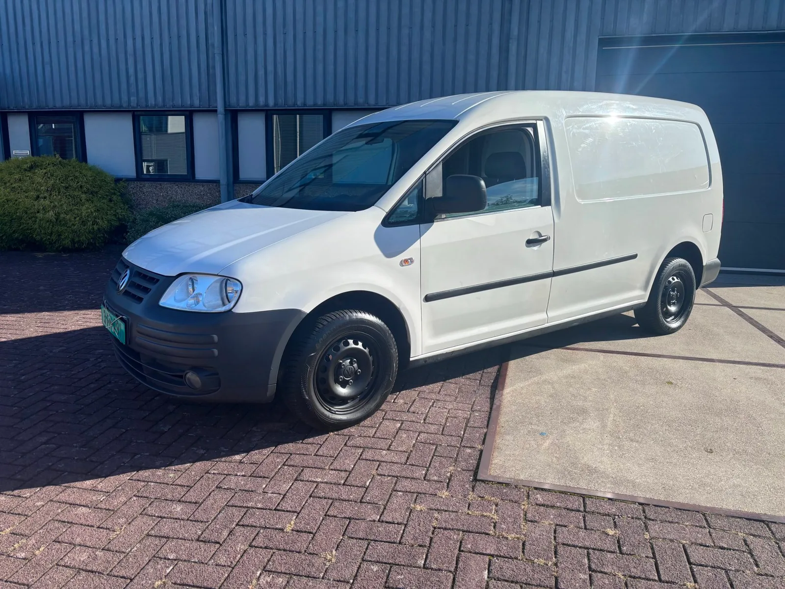Volkswagen Caddy (2009) — foto 1