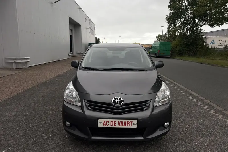 Toyota Verso (2012)