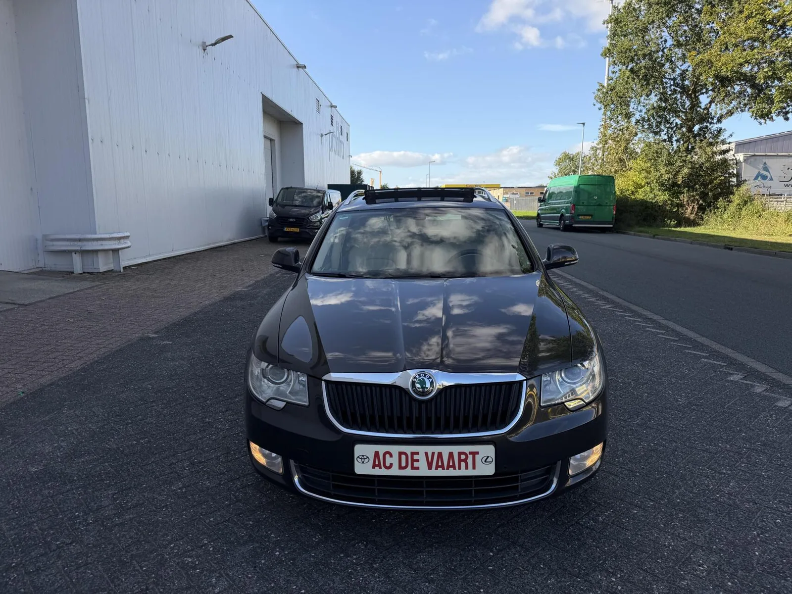 Škoda Superb (2010) — foto 1