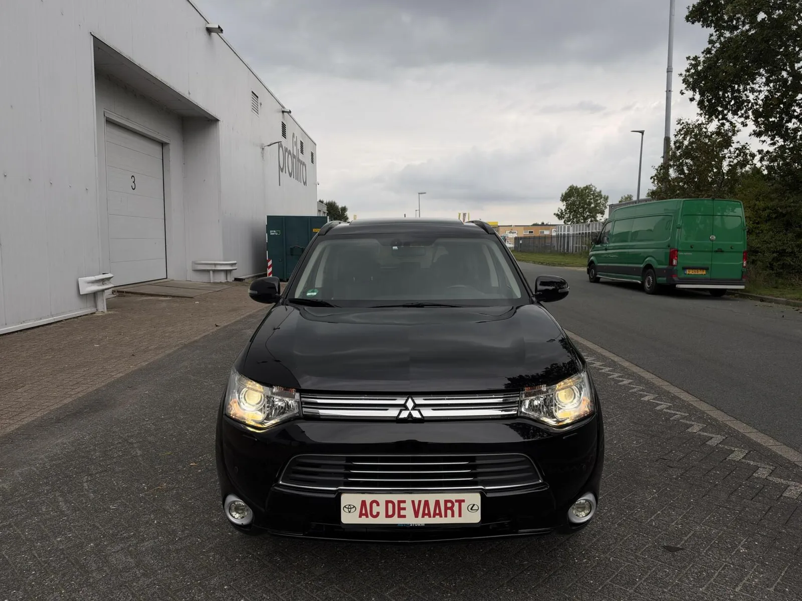 Mitsubishi Outlander (2013) — foto 1