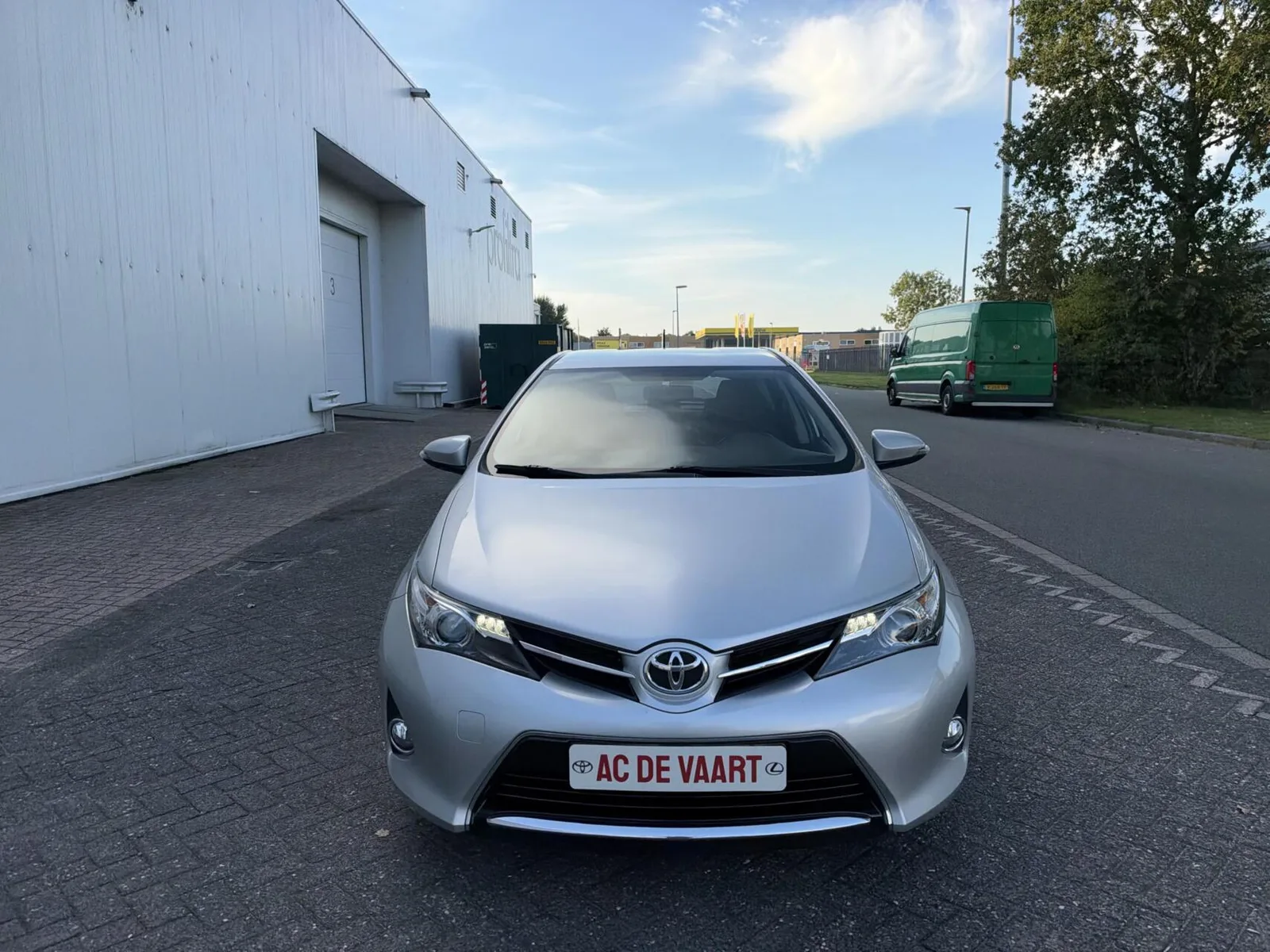 Toyota Auris (2015) — foto 1