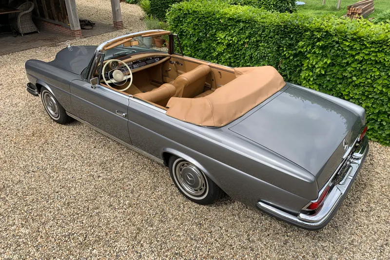 Mercedes-Benz 200-Serie (1968)
