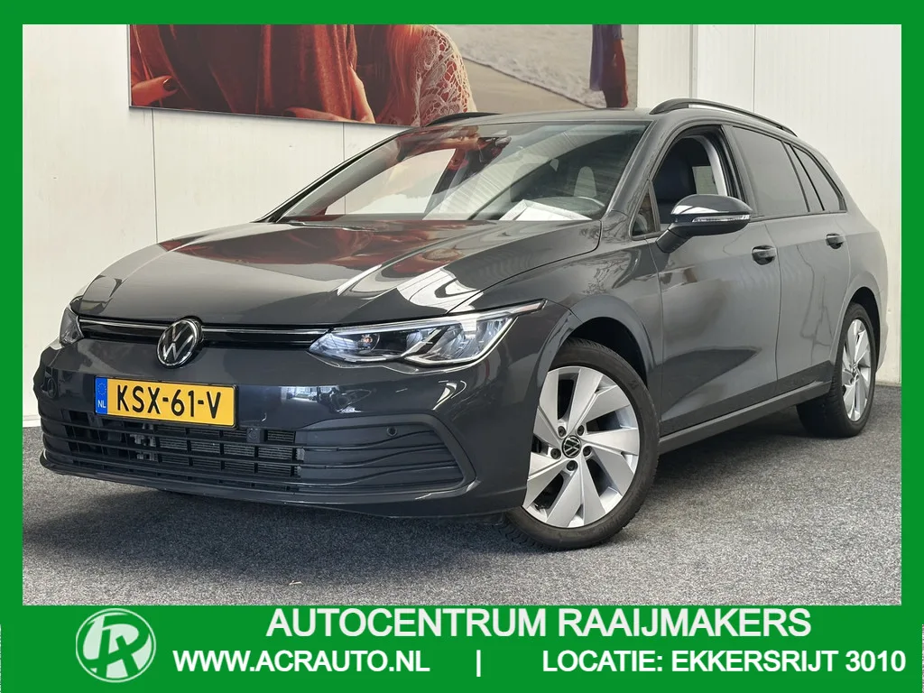 Volkswagen Golf (2024) — foto 1