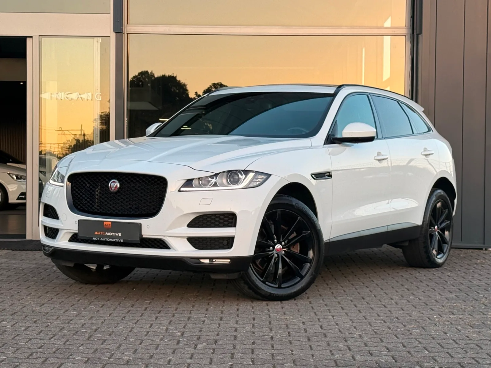 Jaguar F-Pace (2018) — foto 1
