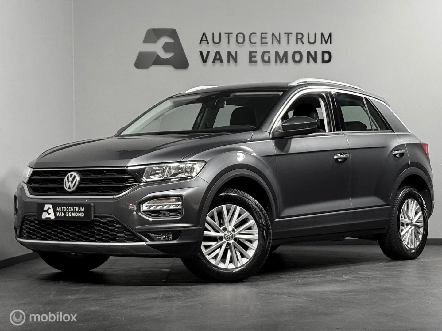 Volkswagen T-Roc (2018) — foto 1