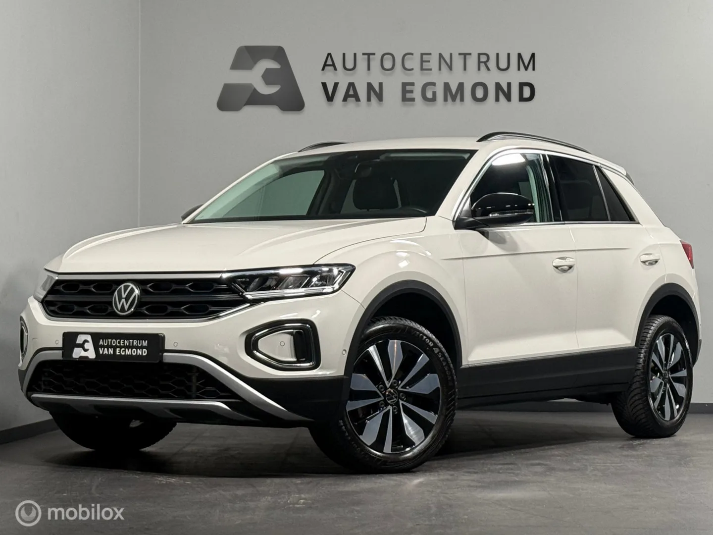 Volkswagen T-Roc (2025) — foto 1