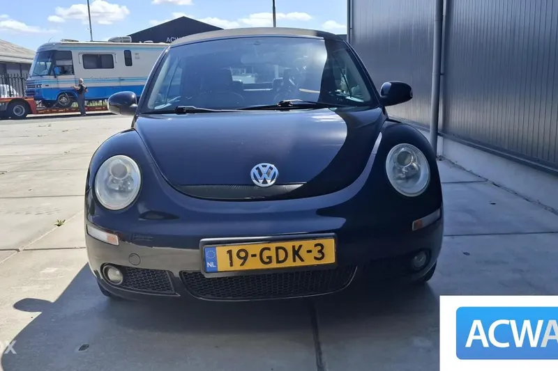Volkswagen New Beetle (2005)