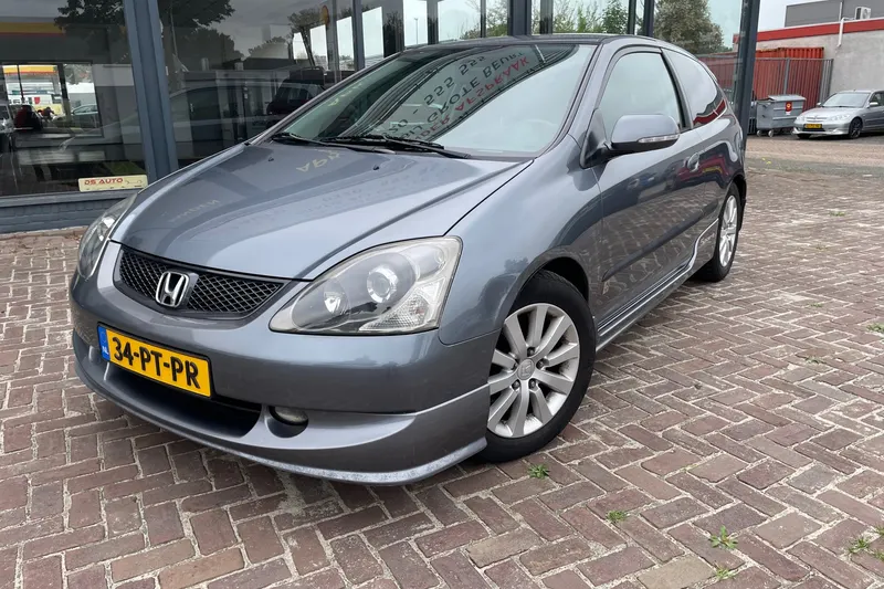 Honda Civic (2004)