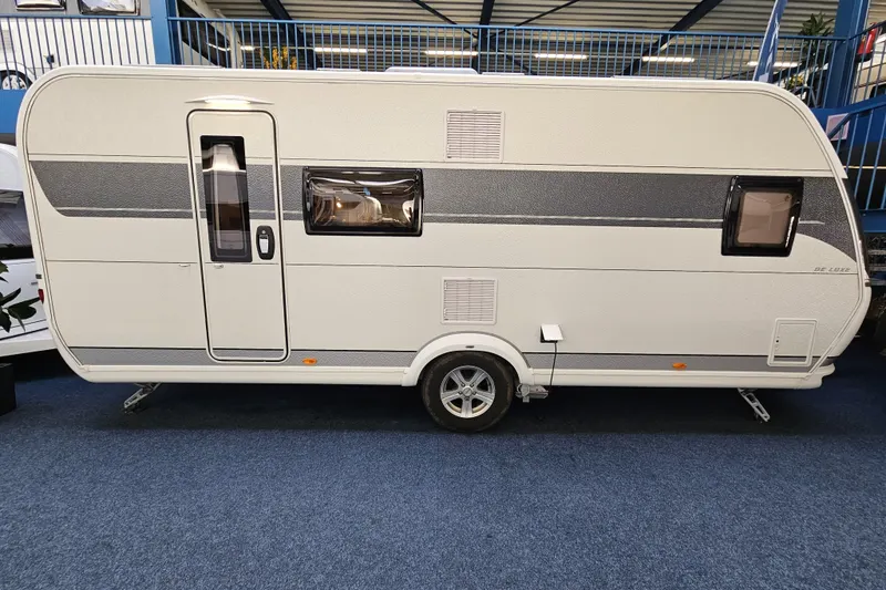 Hobby De Luxe (2022)