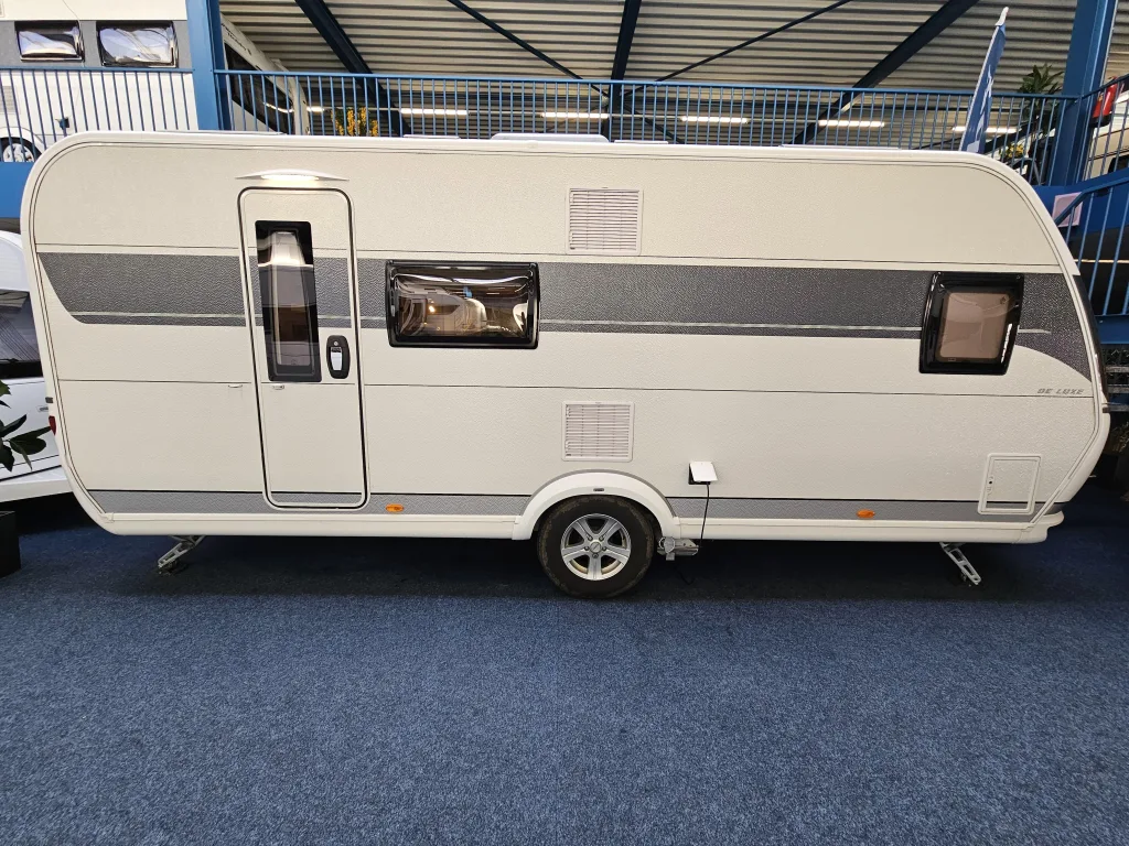 Hobby De Luxe (2022) — foto 1