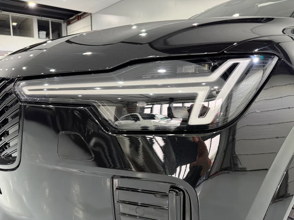 Volvo XC90 (2026) — foto 1